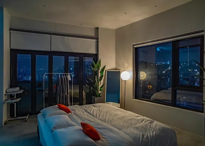 Glue Hotel